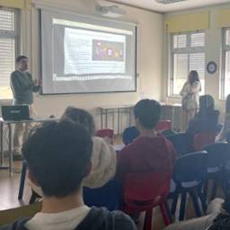 No Banco da Minha Escola